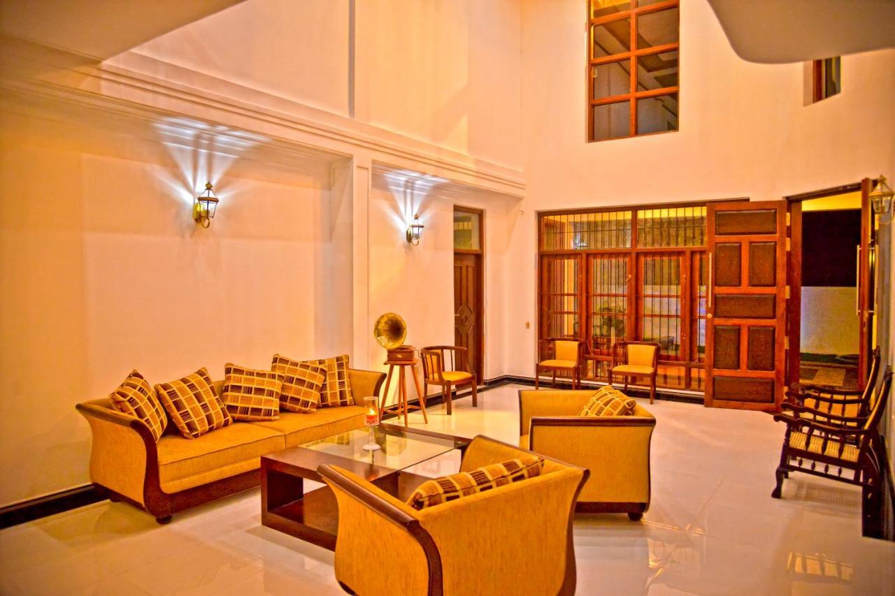 Siluni'S Villa Anuradhapura Exterior photo